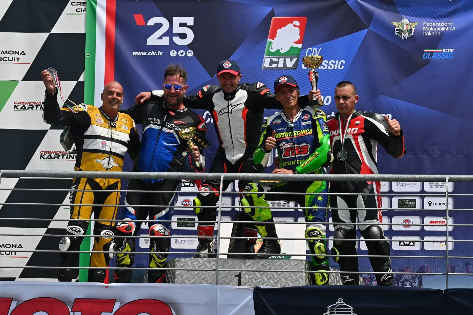 0e36eaa1-9c89-4b48-bbc4-e5599d8a27c3_11zon