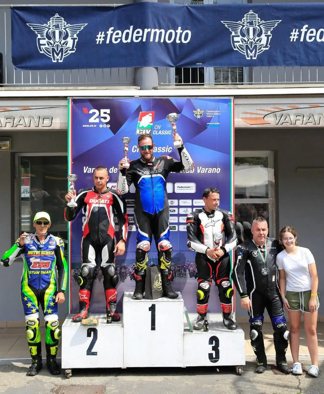 4733d78b-aded-4911-99b9-374ea6b2e51e_11zon