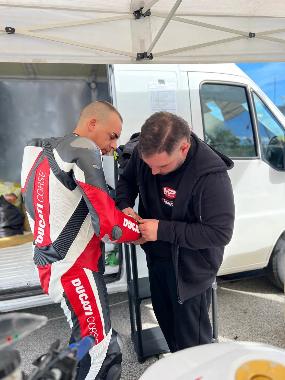 91521caa-e244-433c-8ac9-15124ef10b01_11zon