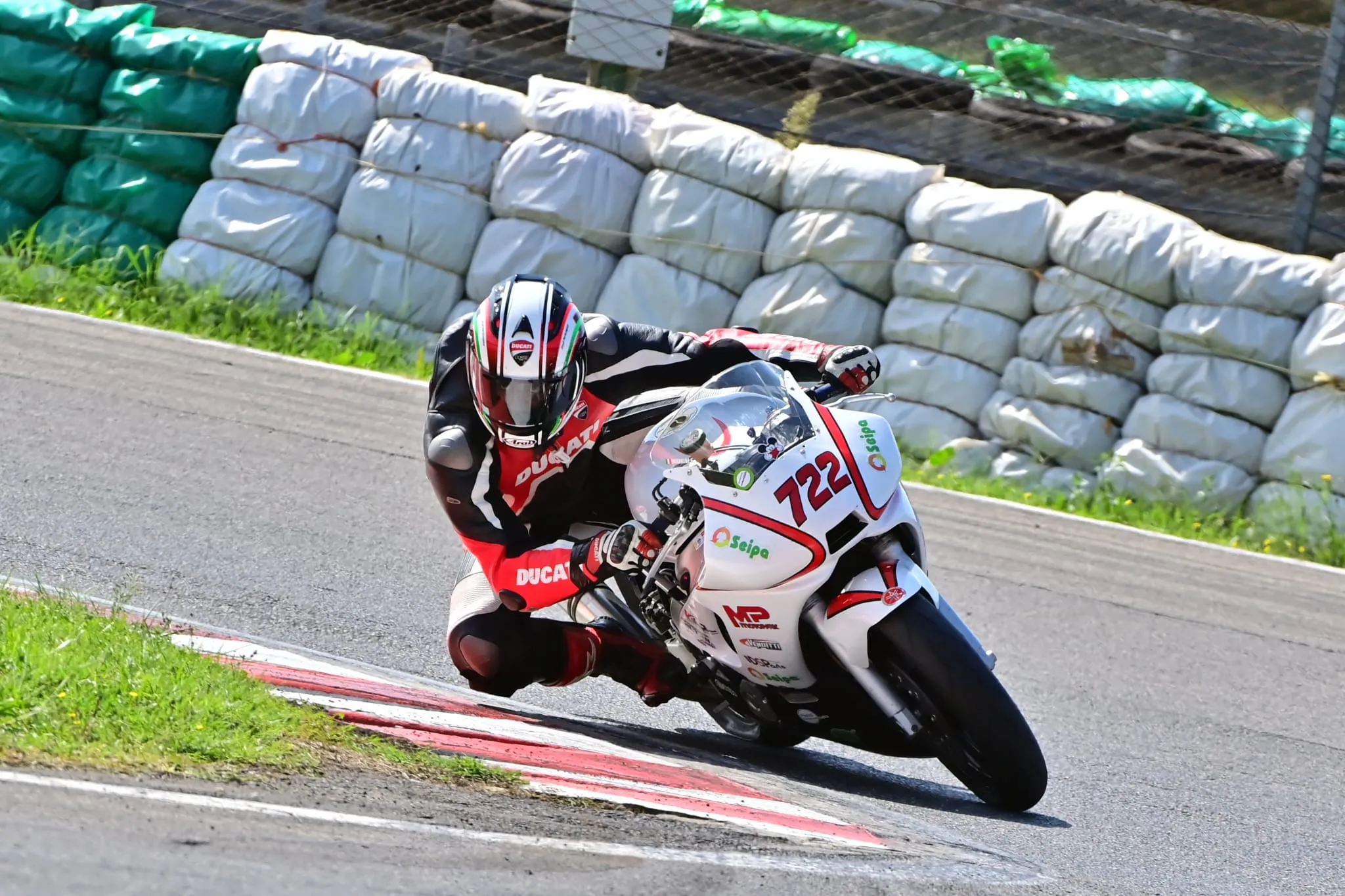 958cc4c6-f58b-4f32-bdd5-1535ae36e55b_11zon