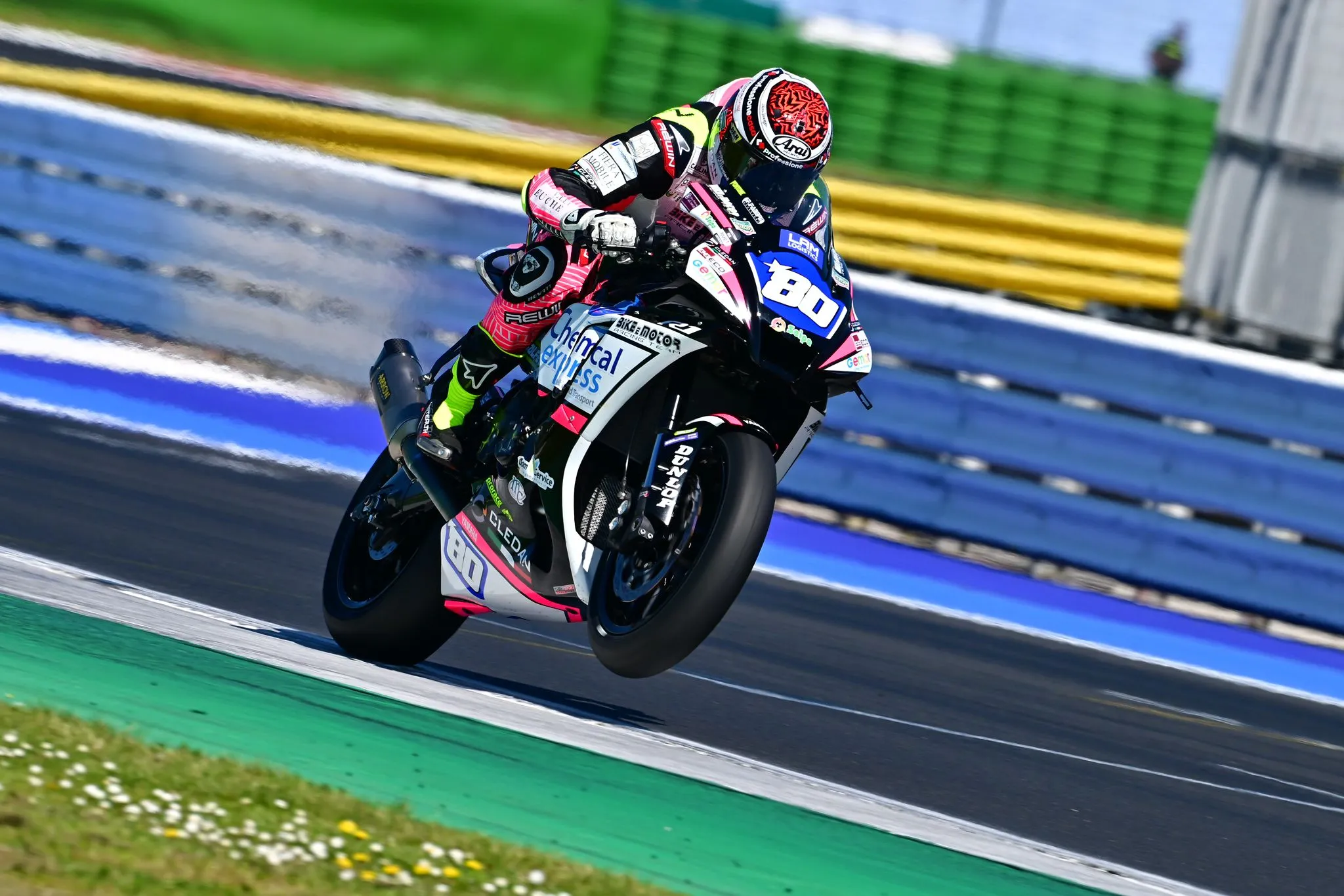 f17b9c6f-9b1a-41f1-8ef4-4a7ef1f77139_11zon